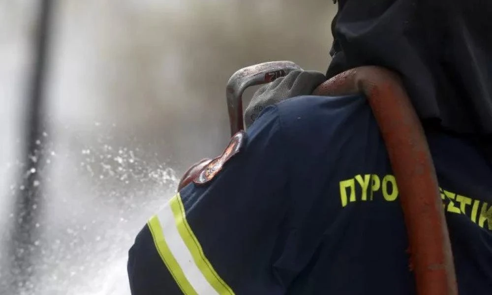 Φωτιές από κεραυνούς σε Κεφαλονιά και Αρχαίο Ολυμπία